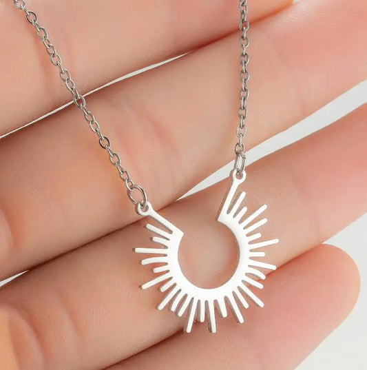 KTX-445587 Stainless Steel Gold Sunburst Pendant Necklace Sun Sunshine Minimalist Women Jewelry Necklace Tarnish Free