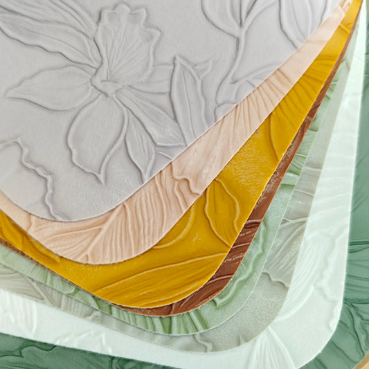 KTX-261971 0.8MM Rose Pattern PU Faux Leather Fabric for Table Mats, Furniture, Clothing, and Wallpaper