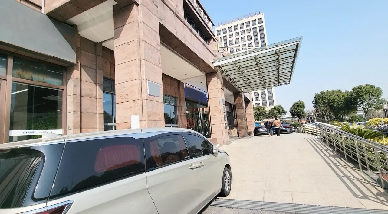 KTX-734227 Compact Dehumidifier for Efficient Moisture Control