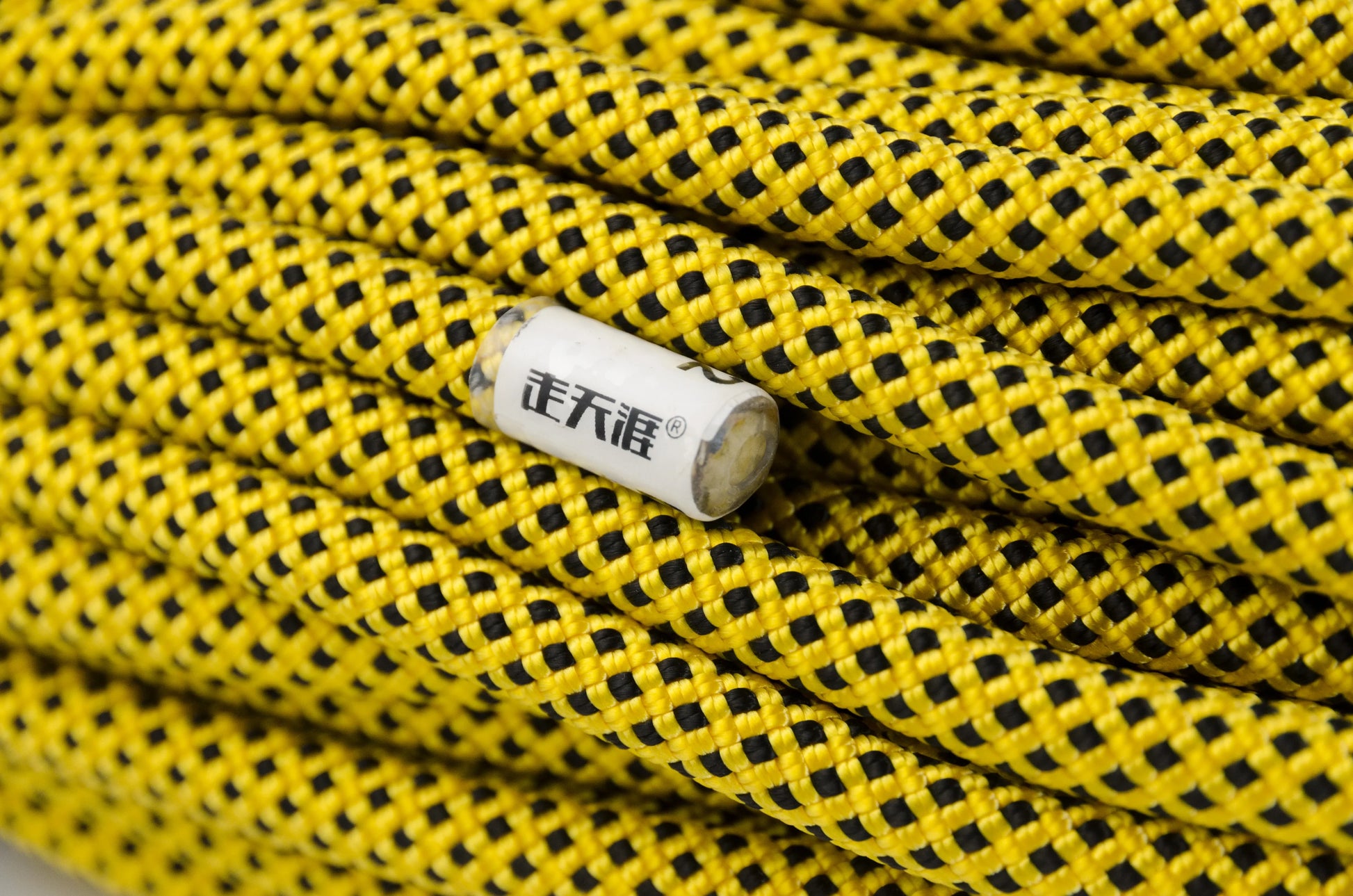 KTX-109331 Dynamic Nylon Climbing Rope 8.7mm for Outdoor Sports and Safety Activities