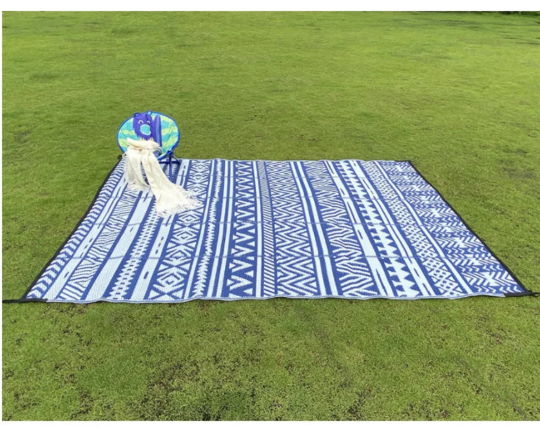 KTX-382163 Black and White Polypropylene RV Mat for Indoor and Outdoor Use