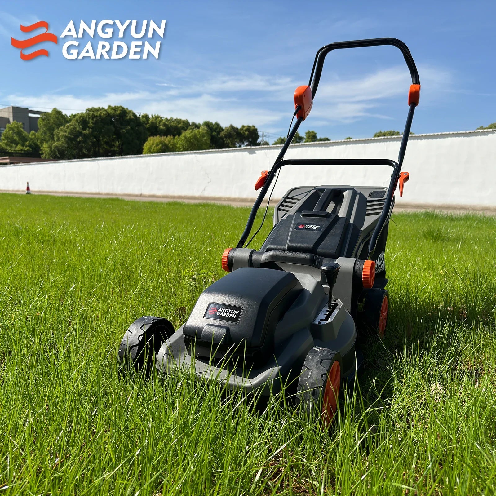 KTX-296211 Self-Propelled 1600W Electric Lawn Mower with Folding Handle and Grass Box