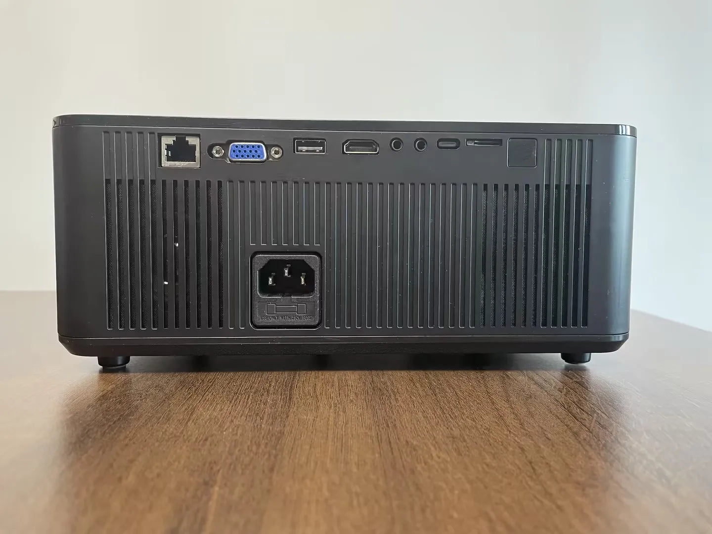 KTX-763027 Portable Wireless Ultra HD Projector for Home Cinema Experience