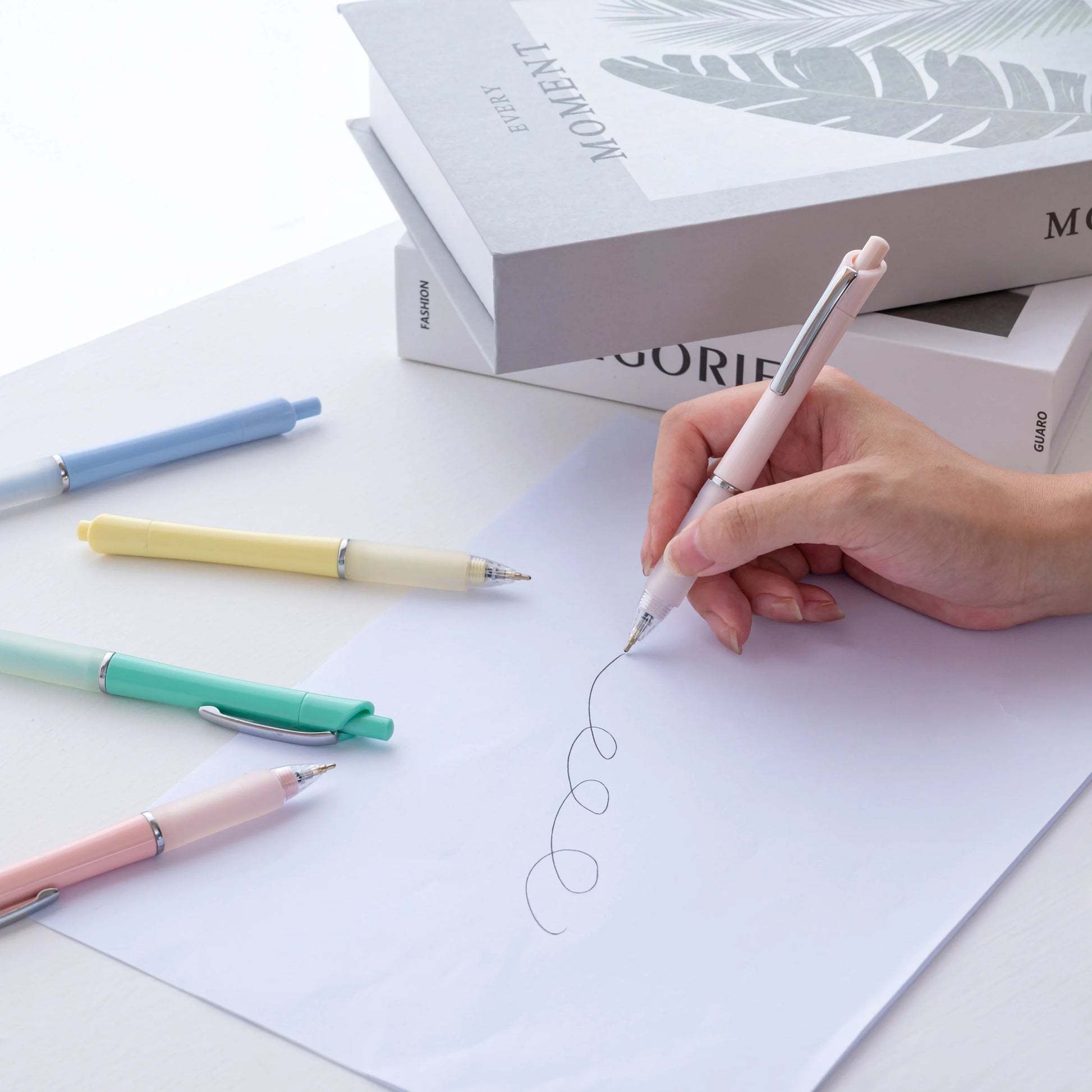 KTX-012435 Candy-Coloured Plastic Ballpoint Pen Set for Gifts