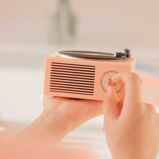 KTX-003731 Bluetooth Vinyl Record Player with Speaker - 5W Output, 1000mAh Battery, 60Hz-15KHz Frequency Range, 10m Bluetooth Range