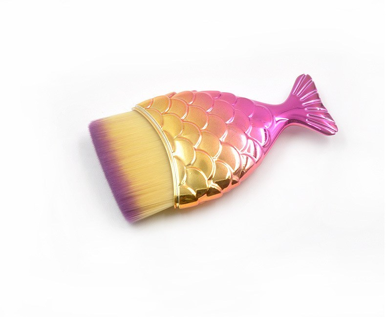 KTX-597587 Fishtail Makeup Brush with Short Plastic Handle and Soft Artificial Fiber Bristles