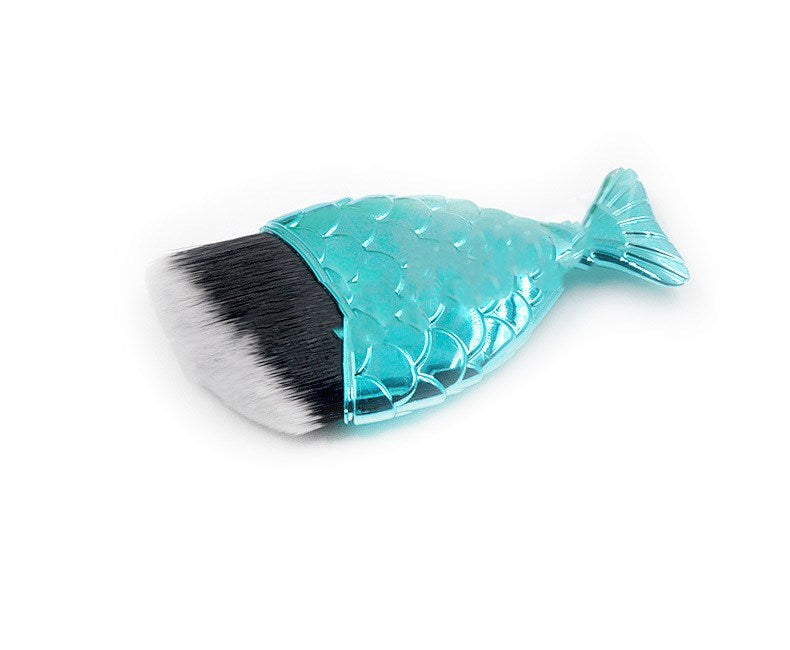 KTX-597587 Fishtail Makeup Brush with Short Plastic Handle and Soft Artificial Fiber Bristles