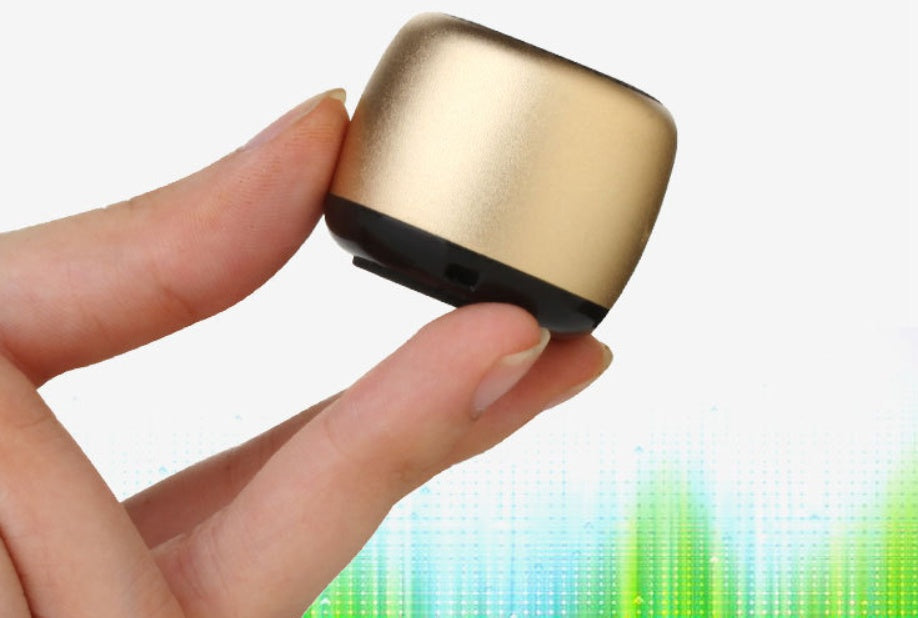KTX-396947 Portable Bluetooth Speaker with 6-Hour Playtime and 10m Transmission Range - Compact Plastic Design with Accessories