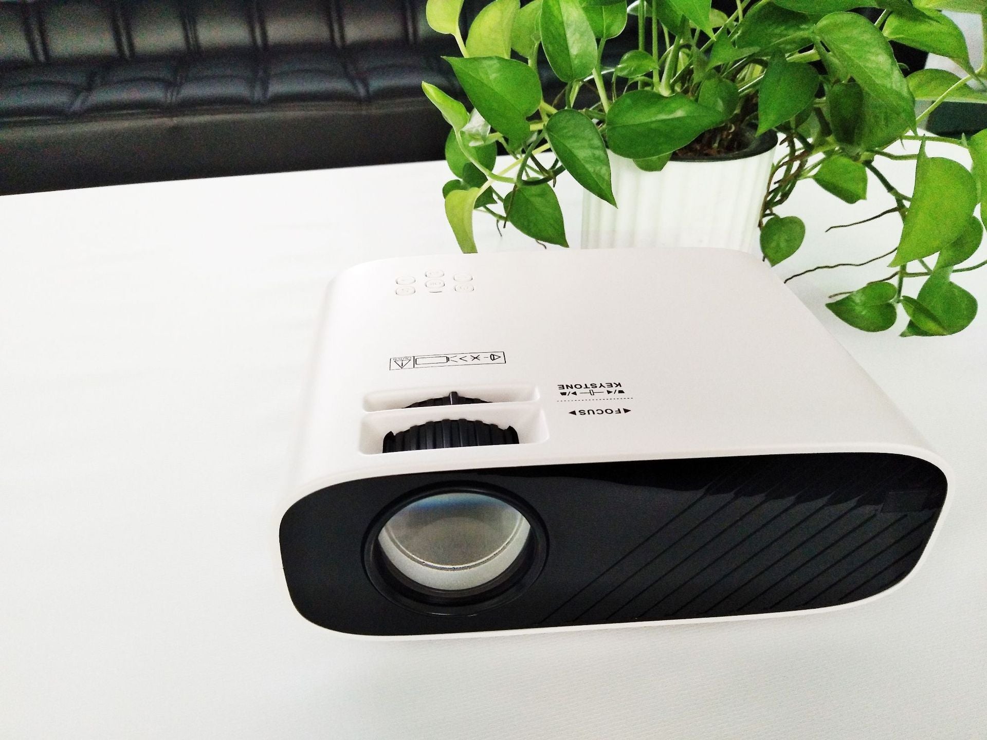 KTX-061715 Portable Desktop Projector with 1280x800 Resolution and 100-500 Inch Projection Size