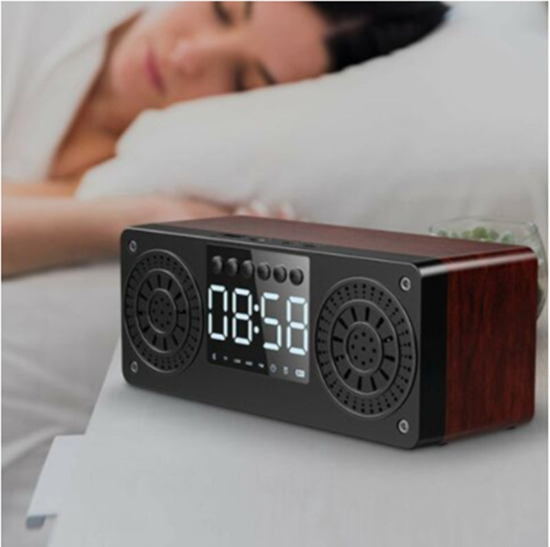 KTX-131347 Wooden Bluetooth Speaker with Retro Design and Subwoofer Functionality