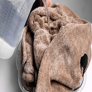 JMT-642570 Super Absorbent Microfiber Bath Towel for Dogs and Cats - Fast-Drying, Soft, and Ideal for Travelling and Grooming