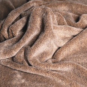 JMT-642570 Super Absorbent Microfiber Bath Towel for Dogs and Cats - Fast-Drying, Soft, and Ideal for Travelling and Grooming