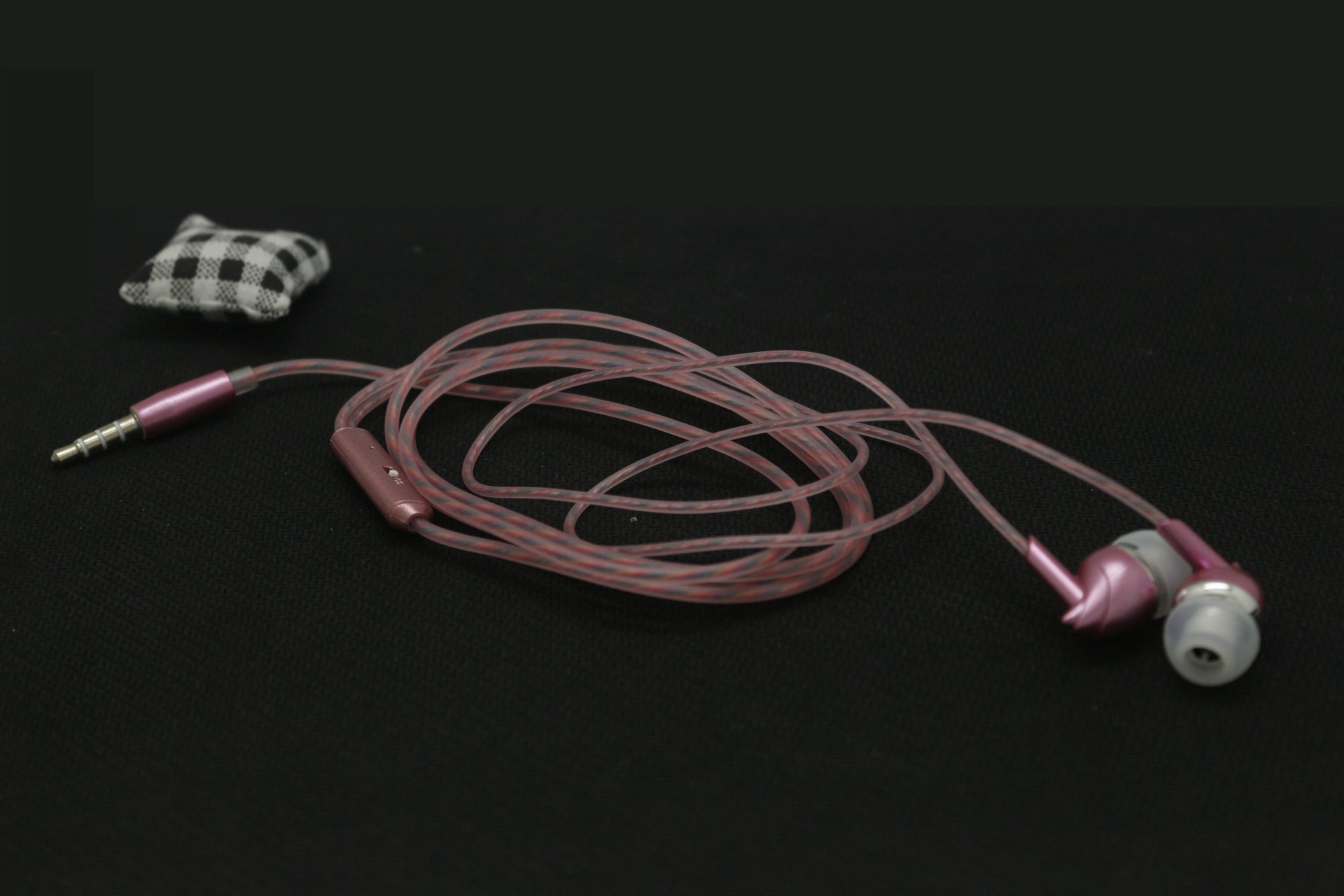 KTX-029587 Universal In-Ear Subwoofer Earplugs with Wired Connectivity for Android, iOS, and WindowsMobile – Available in Gold, Rose Gold, and Silver