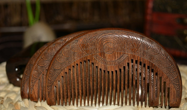 KTX-943891 Portable Gold Sandalwood Comb for Teeth Care - 10.5cm x 5.6cm x 1.3cm