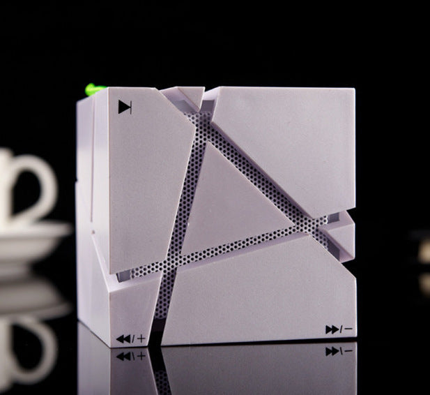 KTX-379987 Creative Rubik's Cube Bluetooth Speaker with Colorful LED Lights, Modern ABS Design