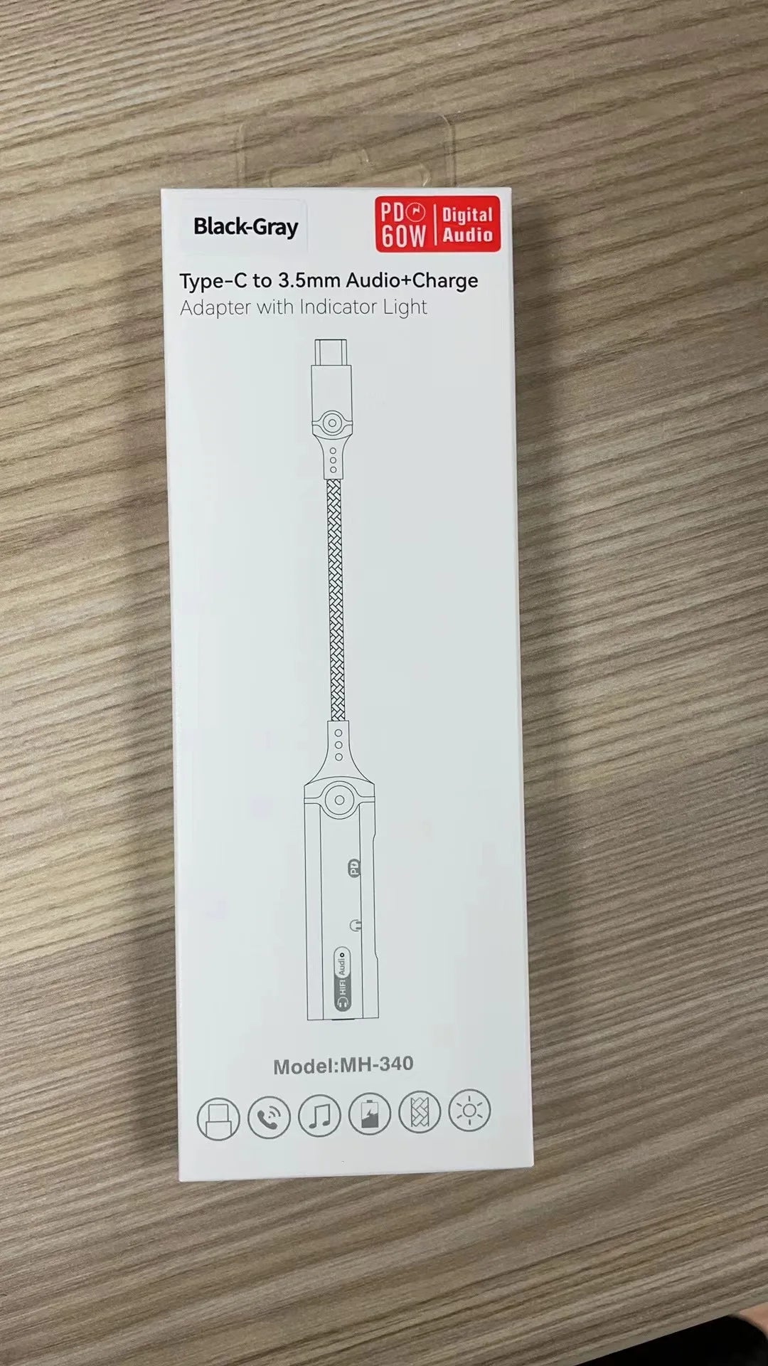 KTX-494675 USB-C to 3.5mm Headphone Jack Earphone Splitter with 60W Fast Charge for iPhone 15