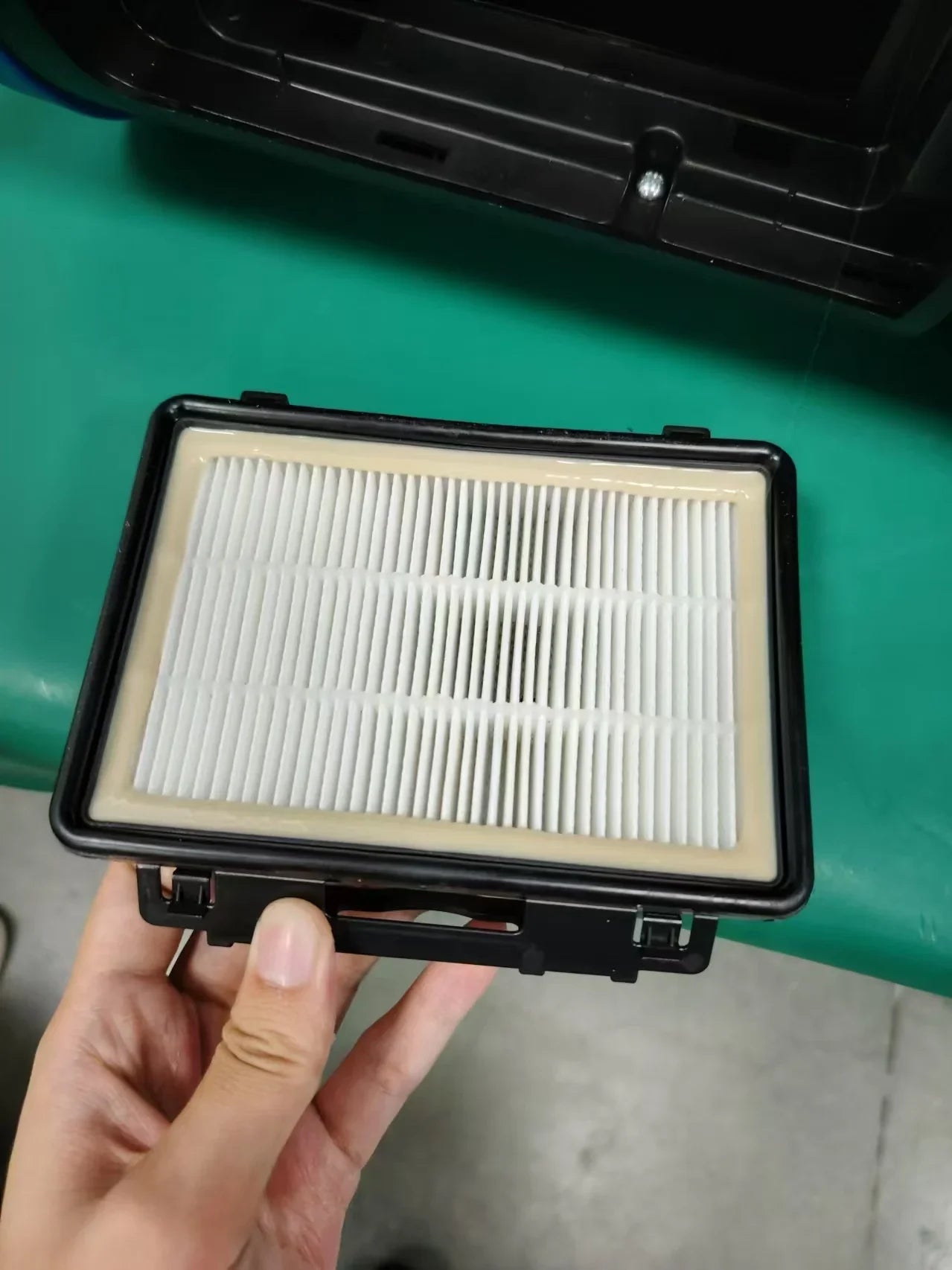 KTX-592659 Powerful 2000W Bagged Canister Vacuum Cleaner for Carpets and Home Use