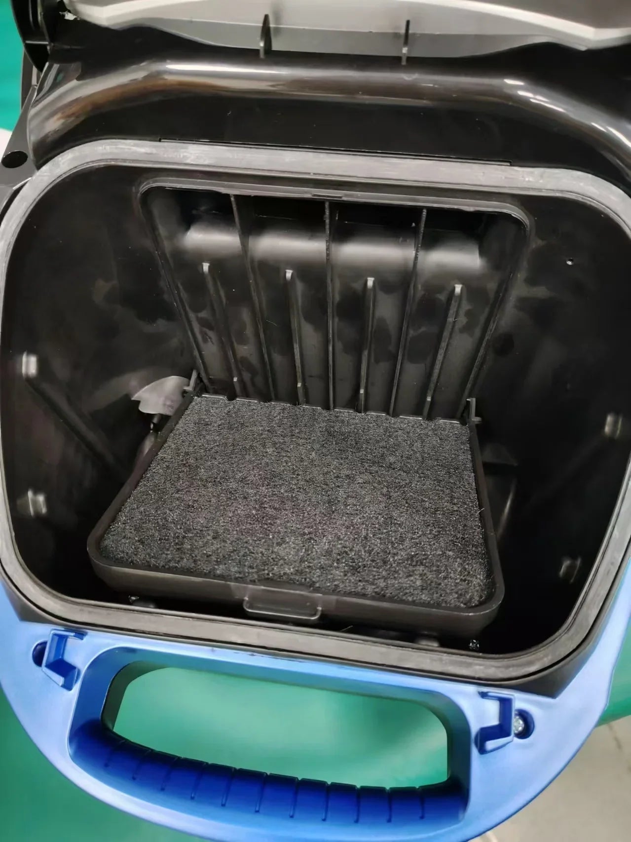 KTX-592659 Powerful 2000W Bagged Canister Vacuum Cleaner for Carpets and Home Use