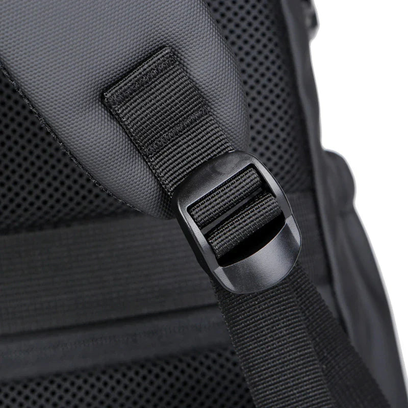 KTX-330003 Large Capacity Waterproof 17 Inch Student Backpack in Durable Polyester for Business and Daily Use