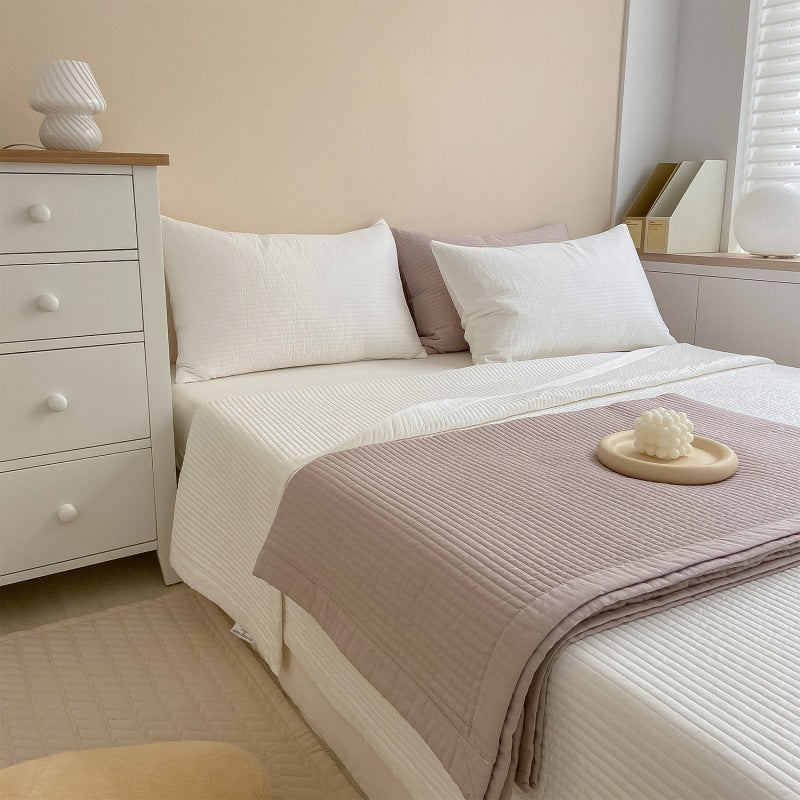 KTX-000787 Cotton Three-Piece Bed Cover Set with Quilted Summer Blanket and Pillowcases, Korean Style