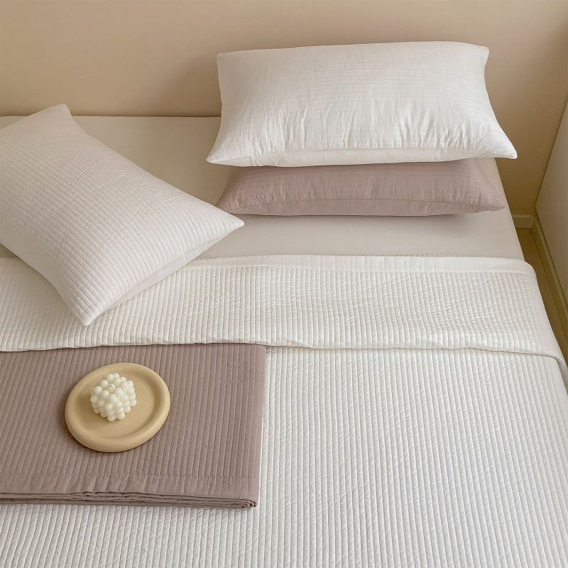 KTX-000787 Cotton Three-Piece Bed Cover Set with Quilted Summer Blanket and Pillowcases, Korean Style