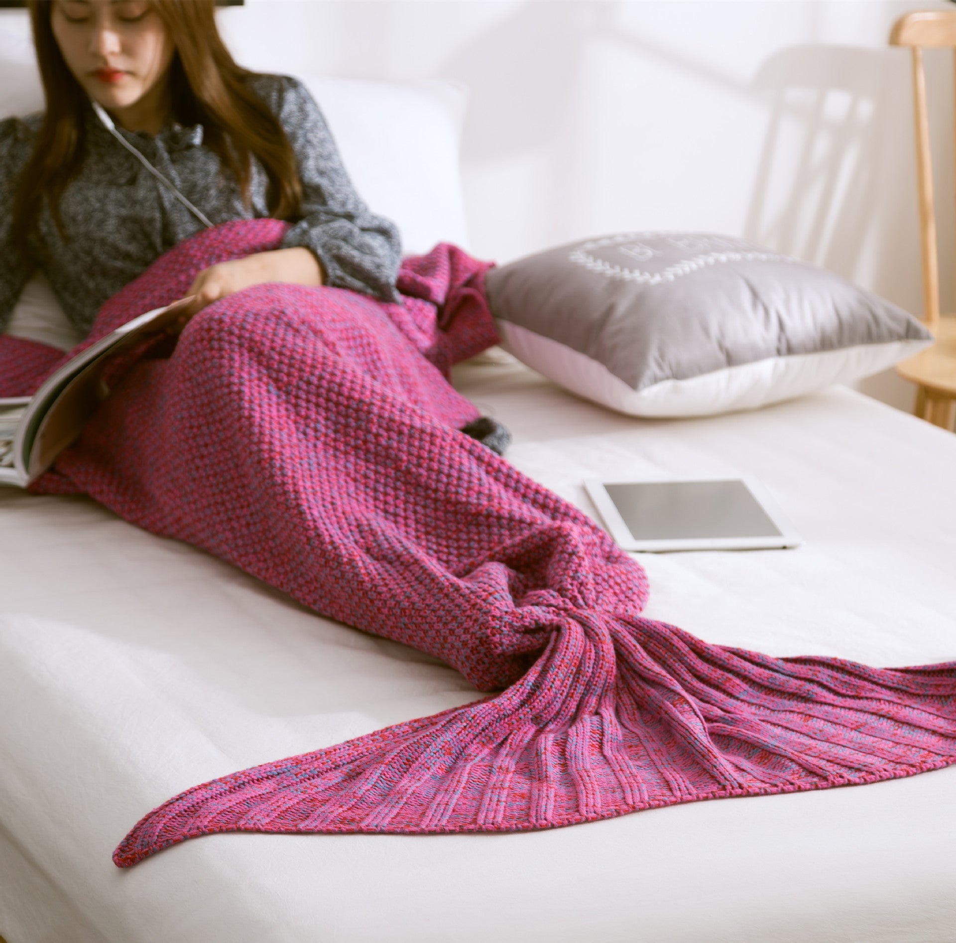KTX-001875 Knitted Crochet Mermaid Tail Blanket for Children - Soft, Cozy Sleeping Blanket
