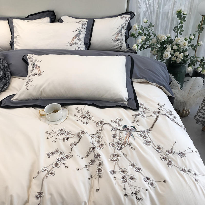 KTX-005395 100-Thread Count Long-Staple Cotton Four-Piece Bedding Set with Plant and Flower Design