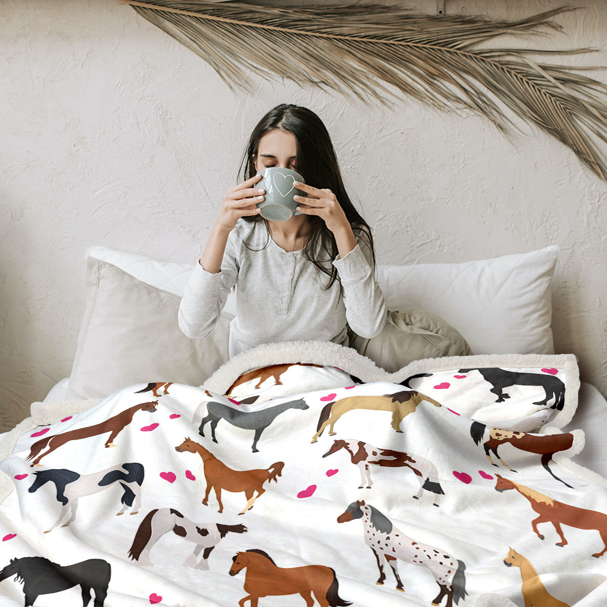 KTX-005395 Soft Lamb Wool Fleece Blanket with Heart and Horse Design - Versatile for Home, Office, and Outdoor Use