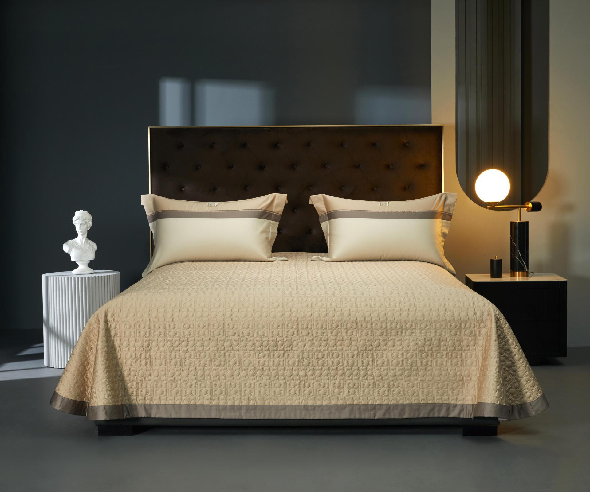 KTX-006547 Double-Strand Long-Staple Cotton Color Block Embroidery Bedding Set - Available in 4-Piece and 7-Piece Options