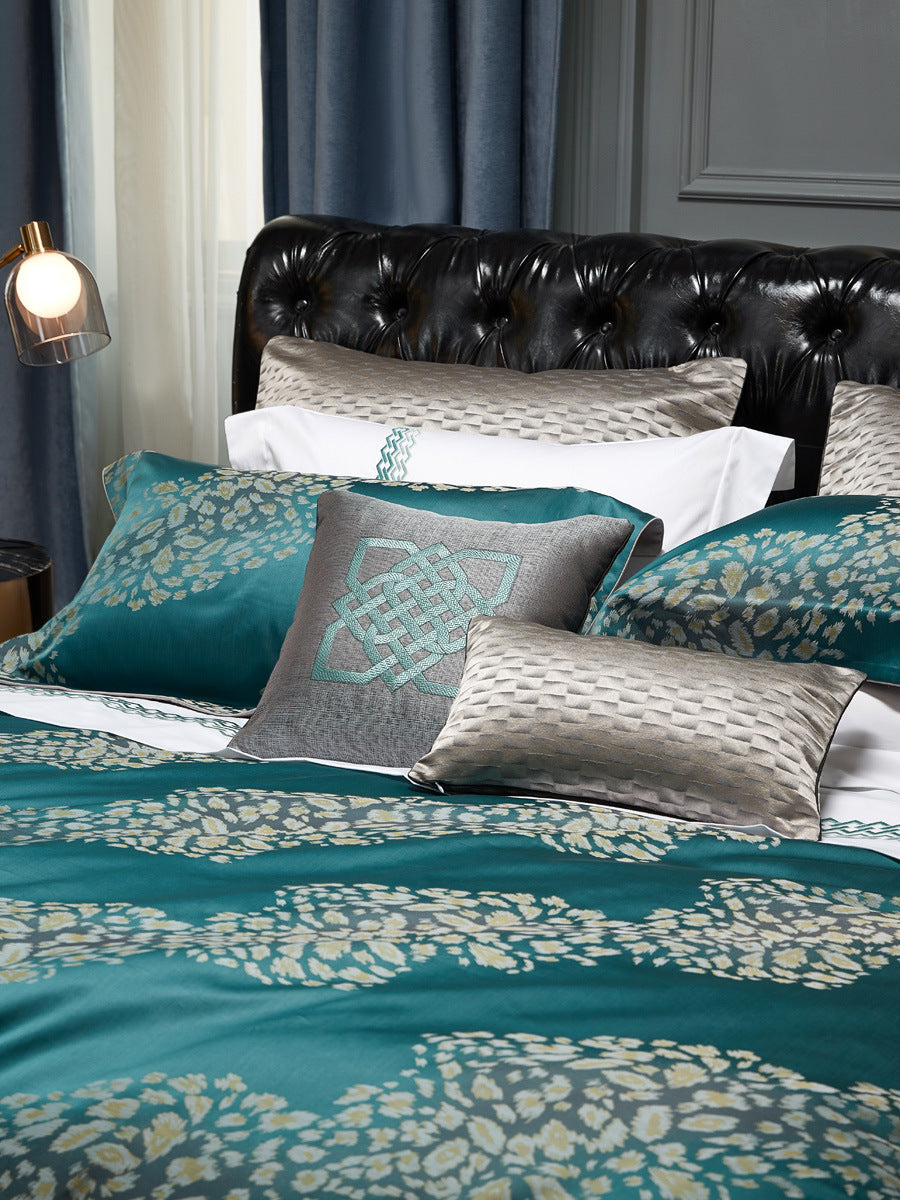 KTX-008019 Cotton Four-Piece Bedding Set with Geometric Pattern for Queen and King Size Beds