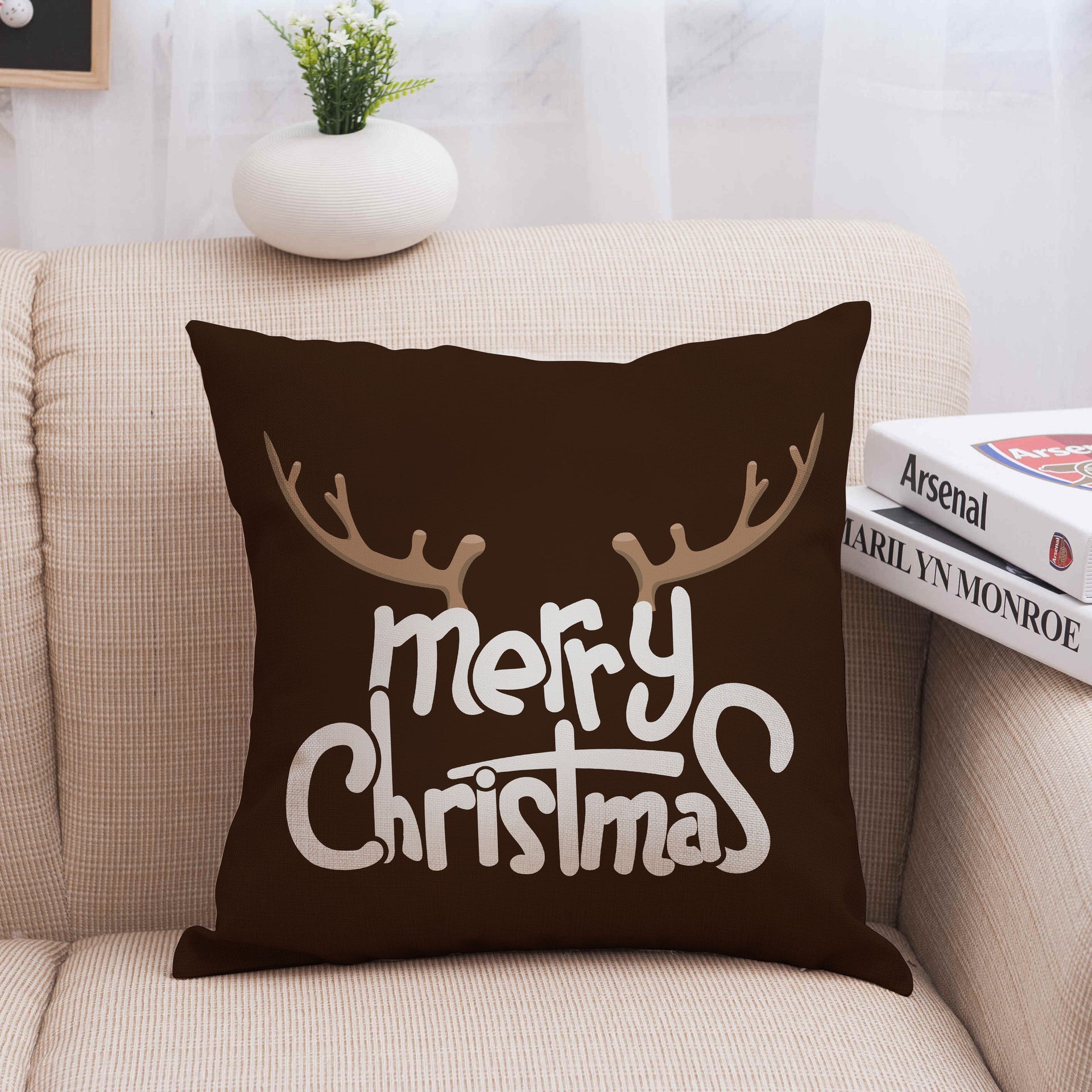 KTX-013587 Christmas-Themed Polyester Pillowcase for Cozy Holiday Decor
