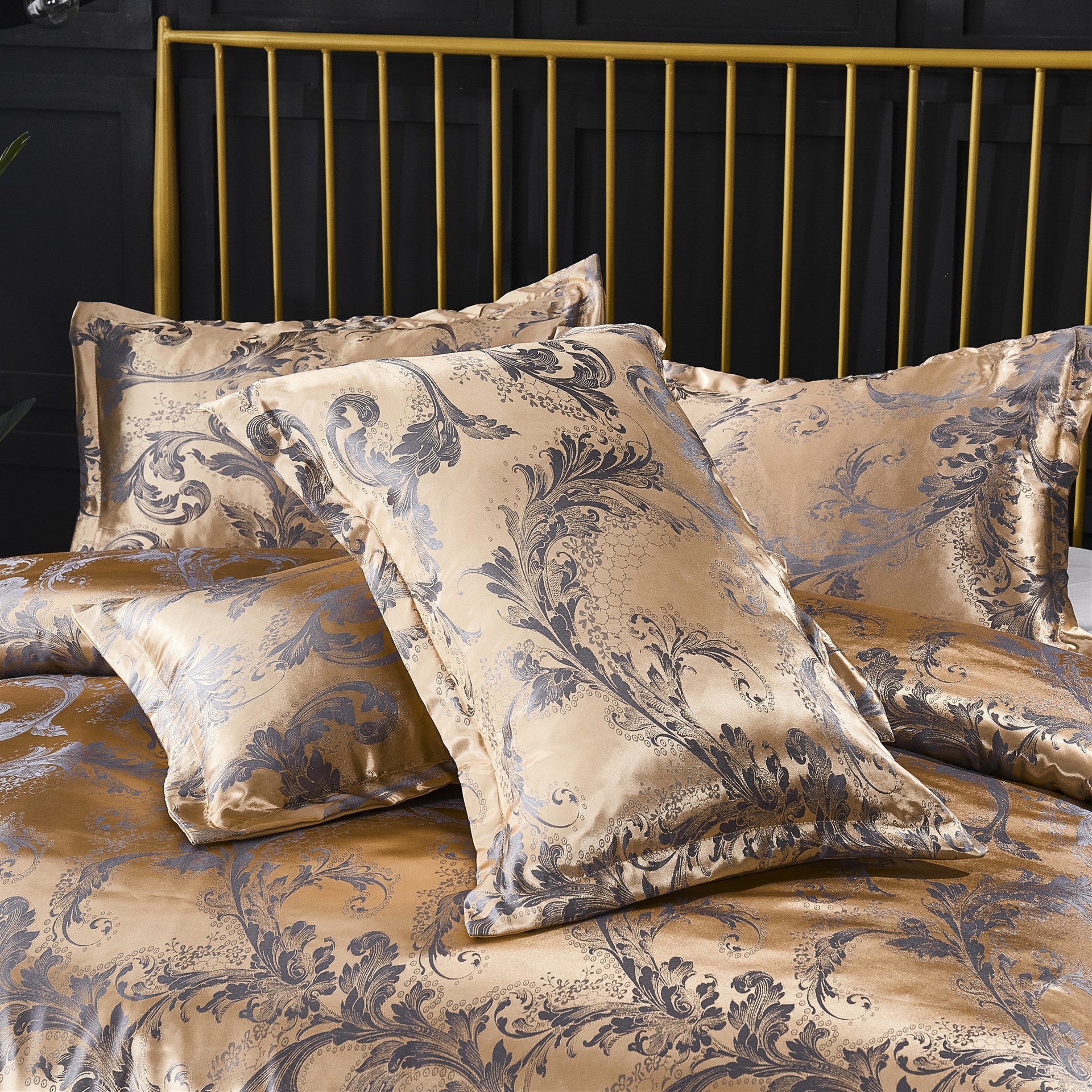 KTX-049299 Three-Piece Polyester Bedding Set with Reactive Print, Various Sizes Available