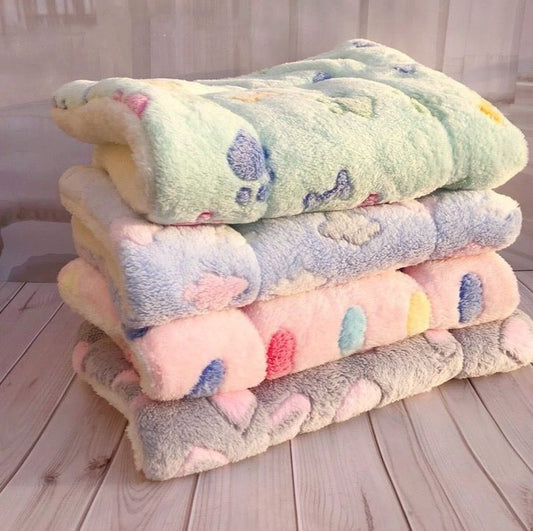 KTX-049811 Cozy Flannel Pet Blanket for Dogs and Cats in Vibrant Colors