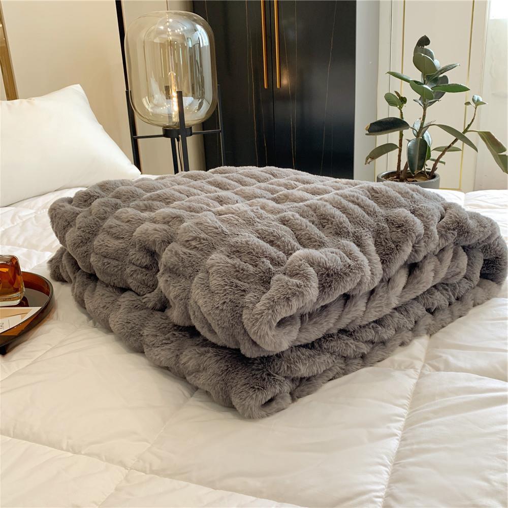 KTX-057747 Cozy Faux Fur Fleece Blanket for All Seasons in Bubble Rabbit Design