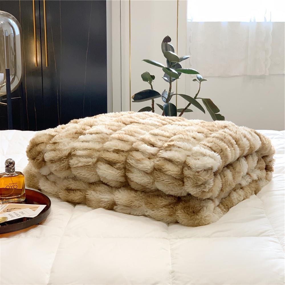 KTX-057747 Cozy Faux Fur Fleece Blanket for All Seasons in Bubble Rabbit Design