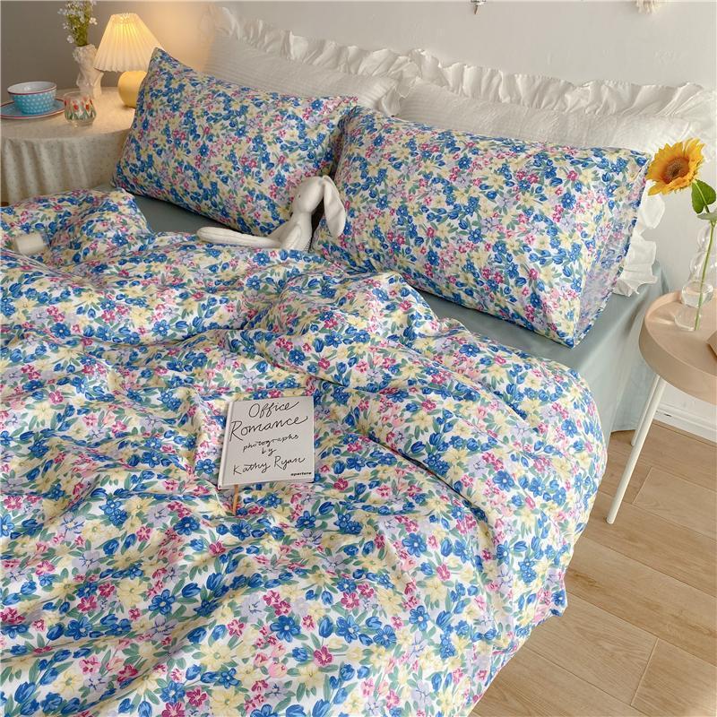 KTX-058579 Floral Print Cotton Bedding Set in Various Sizes with Pillowcases and Quilt Covers