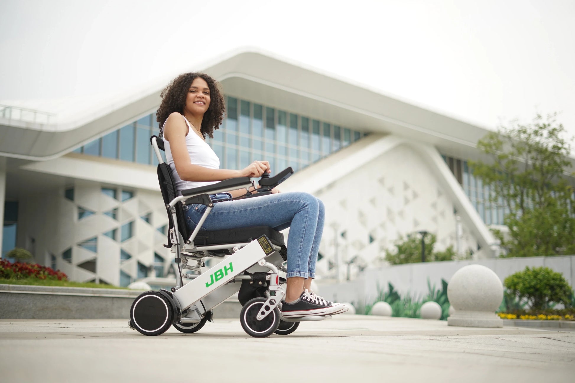 KTX-061907 Folding Electric Wheelchair for Elderly and Disabled, 6 Km/h Speed, 20 km Driving Range, Aluminum Alloy Frame, Multiple Colors Available