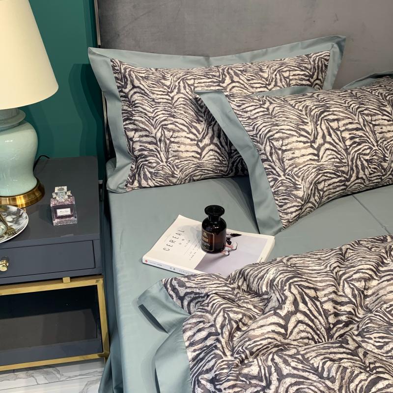 KTX-071251 Long-Staple Cotton Digital Printed Bedding Set - Four Pieces in Pink Floral Design