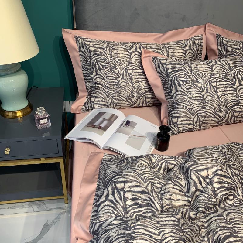 KTX-071251 Long-Staple Cotton Digital Printed Bedding Set - Four Pieces in Pink Floral Design