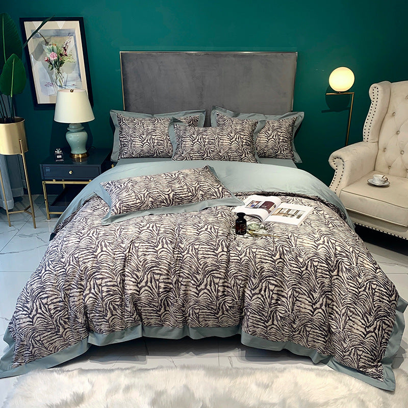 KTX-071251 Long-Staple Cotton Digital Printed Bedding Set - Four Pieces in Pink Floral Design