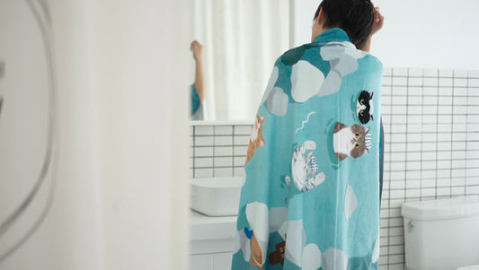 KTX-076691 Japanese Cartoon Cat Flannel Air Conditioner Blanket - Mint Hot Spring Design, 150cm x 100cm