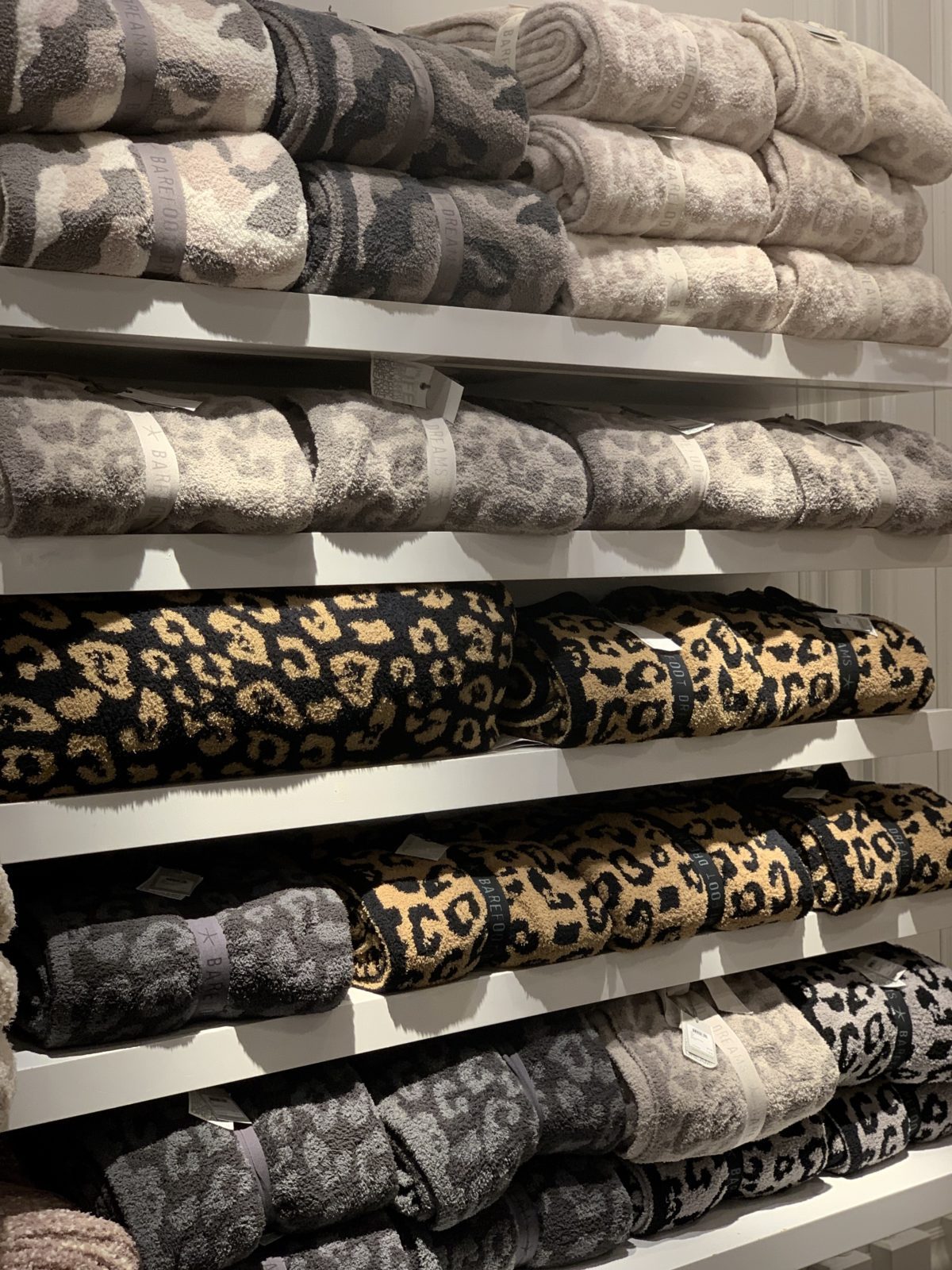 KTX-094483 Knitted Leopard Print Blanket in Soft Elastic Wool - 130 x 180 cm
