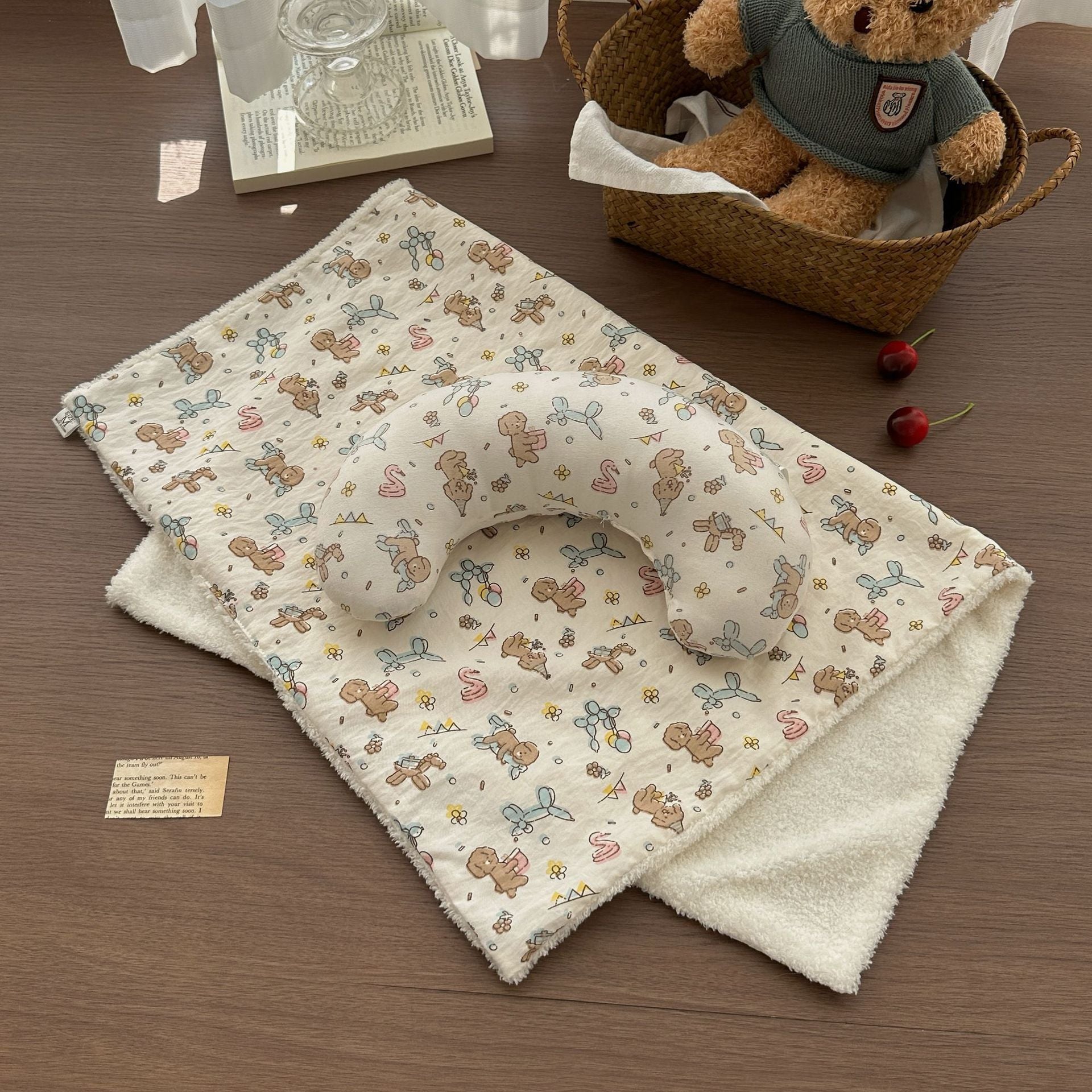 KTX-096083 Skin-Friendly Cloth Cat Pet Bed with Pillow and Quilt Options