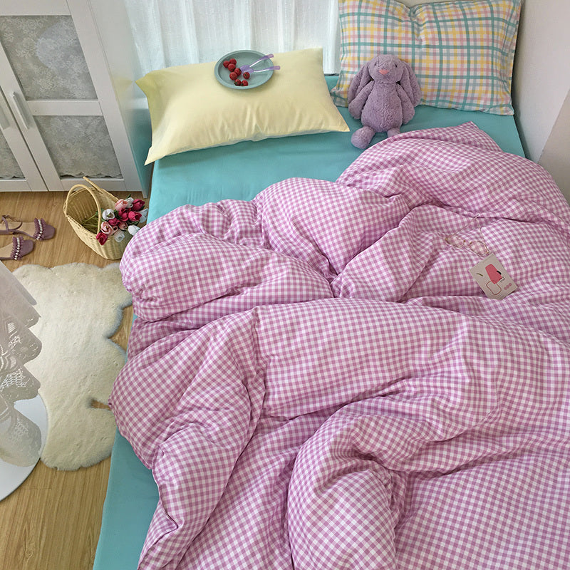 KTX-097939 Heart-Patterned Four-Piece Bedding Set in Mix and Match Colors