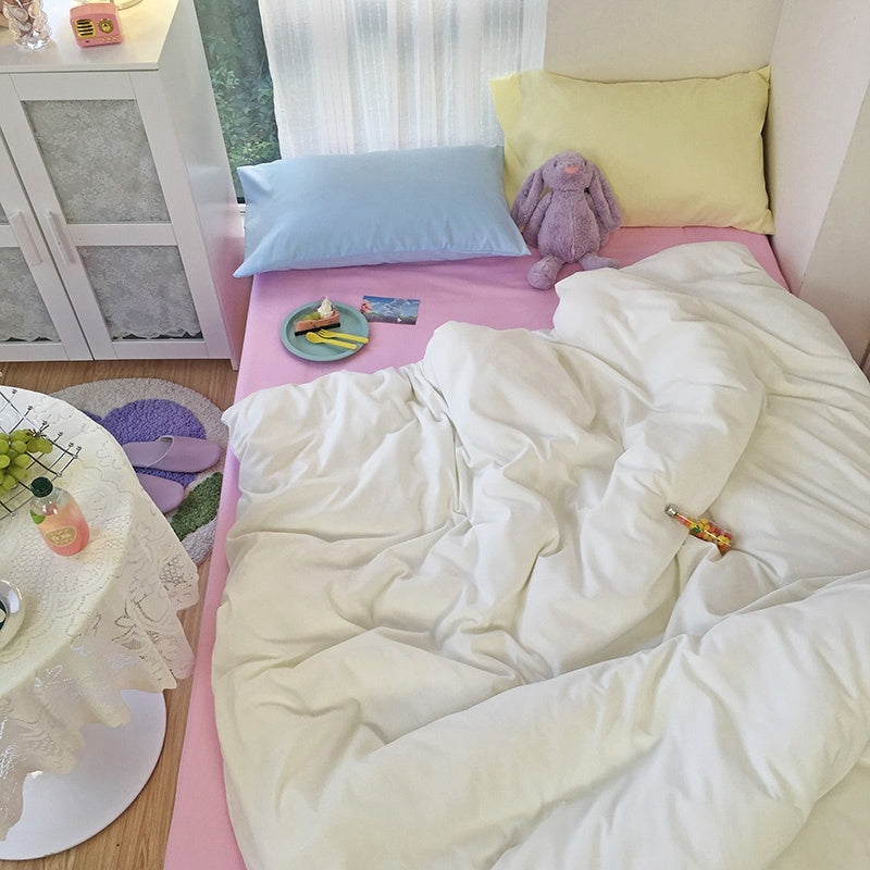 KTX-097939 Heart-Patterned Four-Piece Bedding Set in Mix and Match Colors