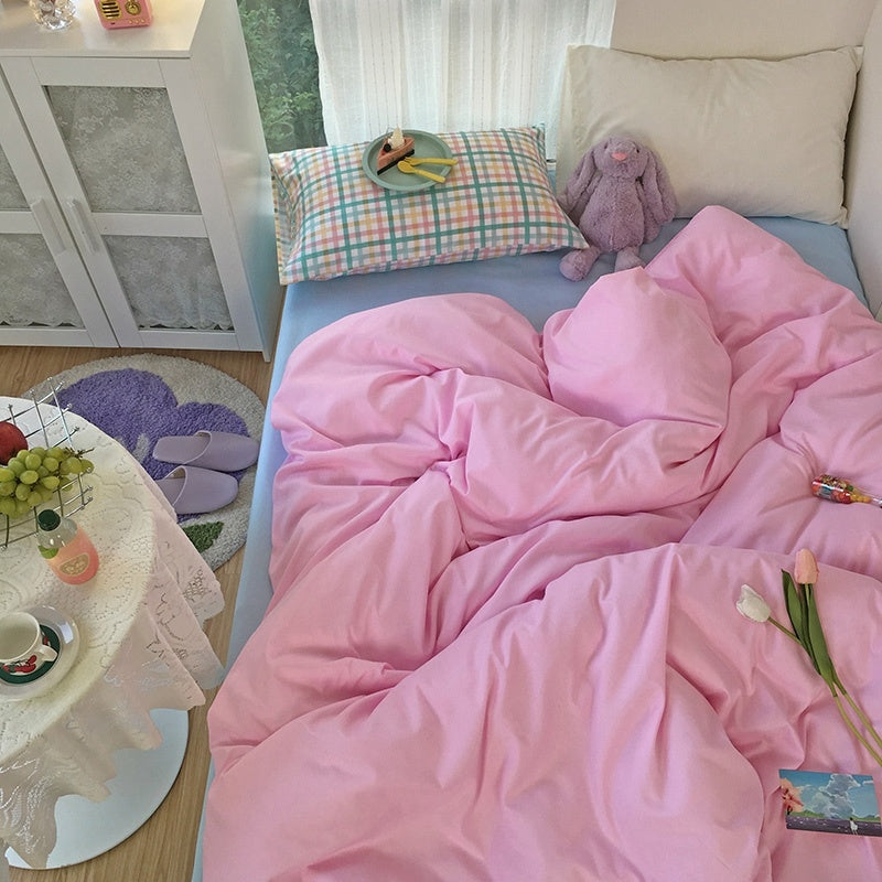 KTX-097939 Heart-Patterned Four-Piece Bedding Set in Mix and Match Colors