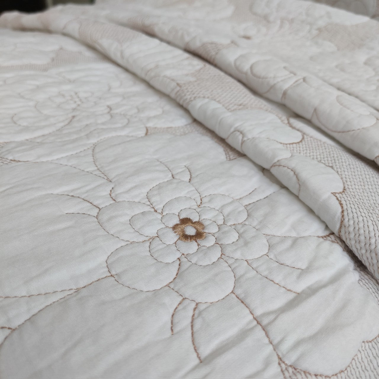 KTX-137619 Cotton Thickened White and Beige Camellia Embroidery Three-Piece Bedcover Set