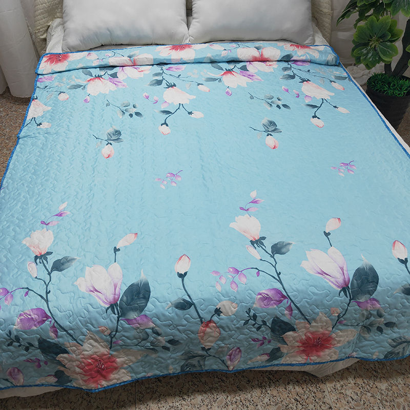 KTX-153747 Cooling Summer Quilt - Plush Polyester Cotton Bed Cover with Floral Pattern, 220x240CM