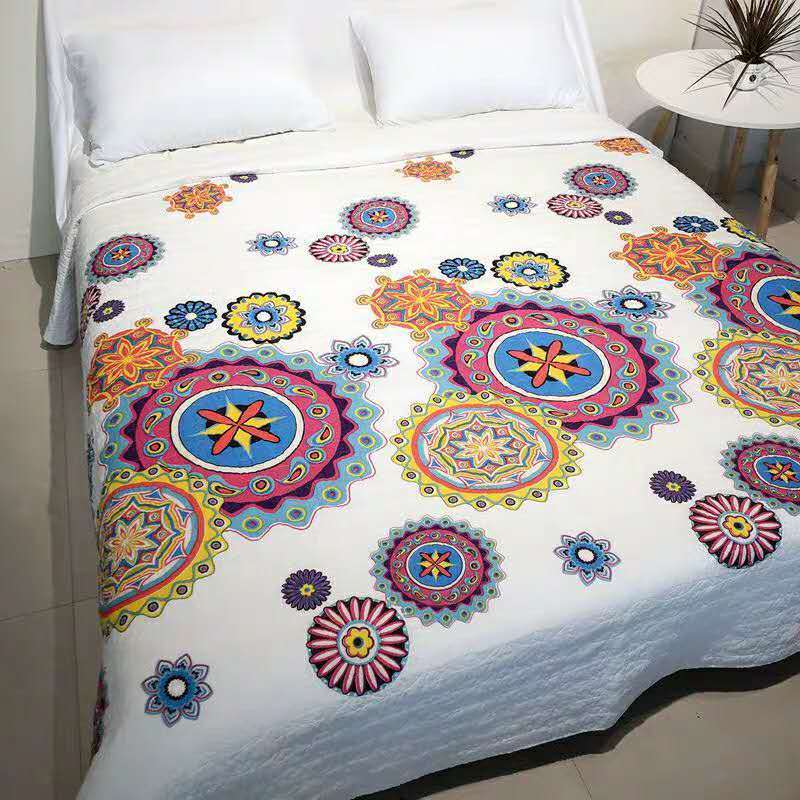 KTX-153747 Cooling Summer Quilt - Plush Polyester Cotton Bed Cover with Floral Pattern, 220x240CM