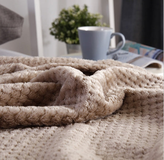 KTX-164115 Mesh Pineapple Leisure Blanket in Various Colors and Sizes for All Seasons